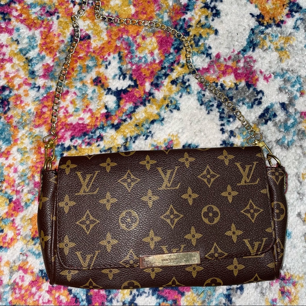DH Gate Louie Wristlet Mini Bag Chain